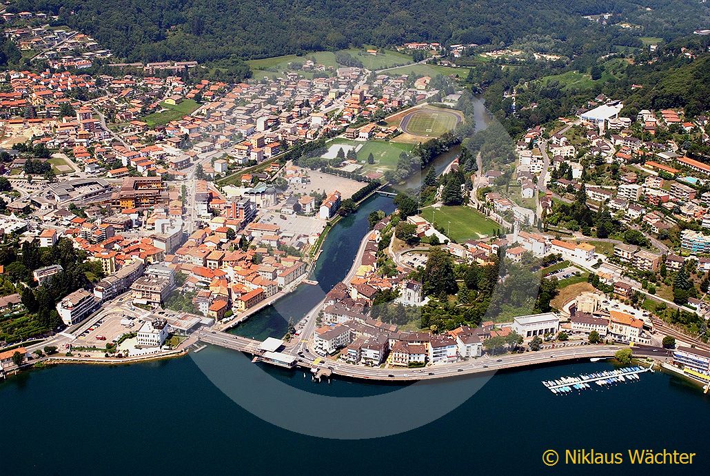 Foto: Ponte Tresa. (Luftaufnahme von Niklaus Wächter)