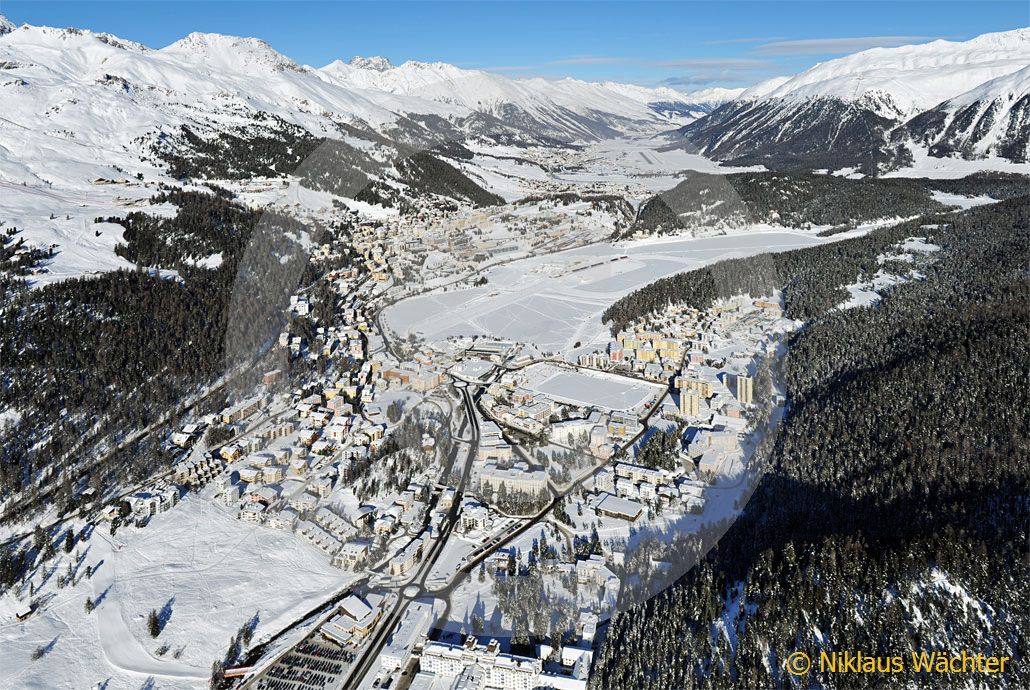 Foto: St.Moritz (GR). (Luftaufnahme von Niklaus Wächter)