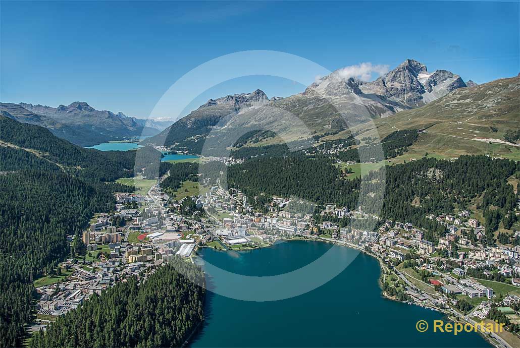 Foto: St.Moritz-Bad mit dem Silvaplanasee im Hintergrund (GR).. (Luftaufnahme von Niklaus Wächter)