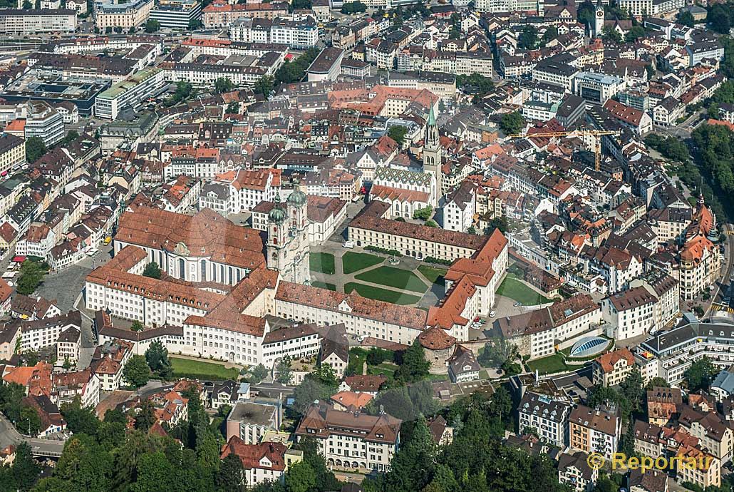 Foto: St.Gallen mit seiner Altstadt und dem Kloster.. (Luftaufnahme von Niklaus Wächter)