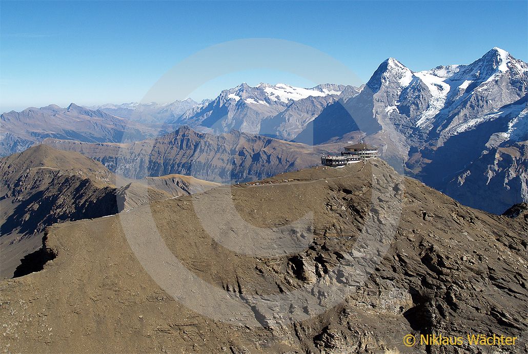 Foto: Das Schilthorn. (Luftaufnahme von Niklaus Wächter)