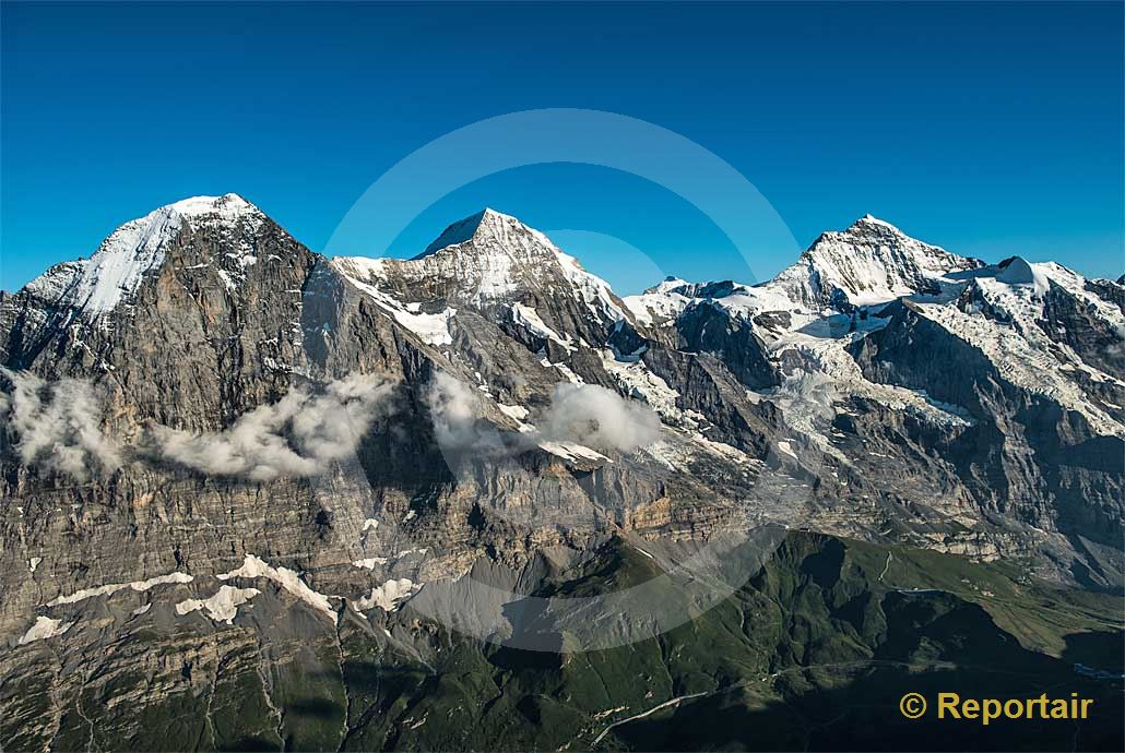 Foto: Eiger, Mönch und Jungfrau.. (Luftaufnahme von Niklaus Wächter)