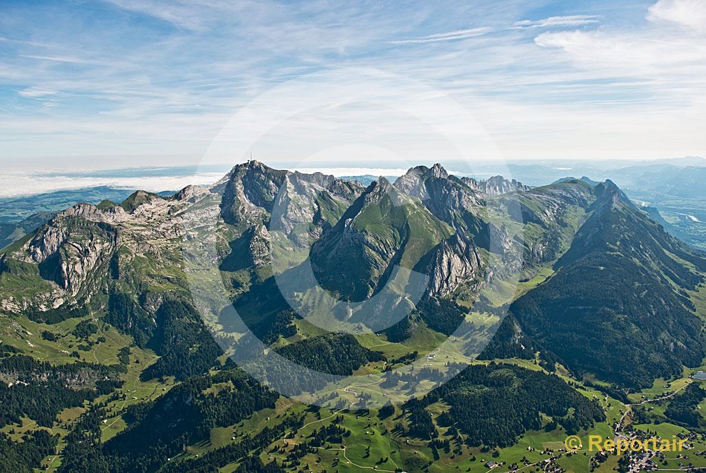 Foto: Der Alpstein von Süden betrachtet. (Luftaufnahme von Niklaus Wächter)