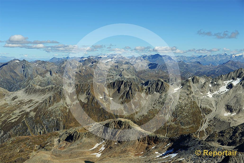 Foto: Die Hochalpen mit dem Gotthard-Massiv mit Blick von Westen nach Osten. (Luftaufnahme von Niklaus Wächter)