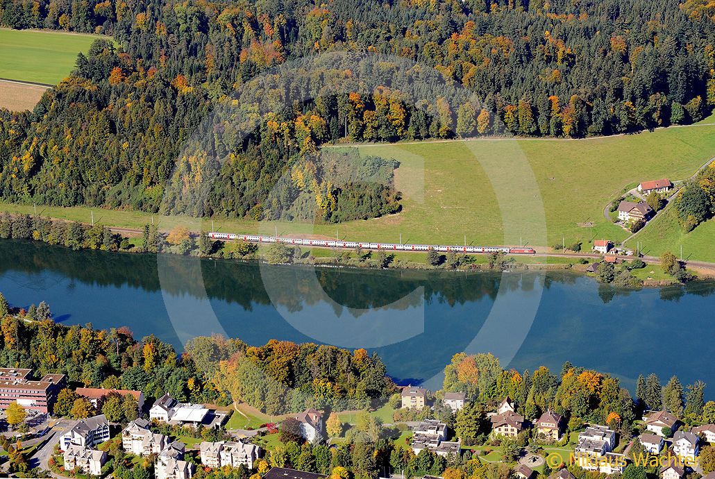 Foto: Rotsee an der Stadtgrenze Luzern Ebikon. (Luftaufnahme von Niklaus Wächter)