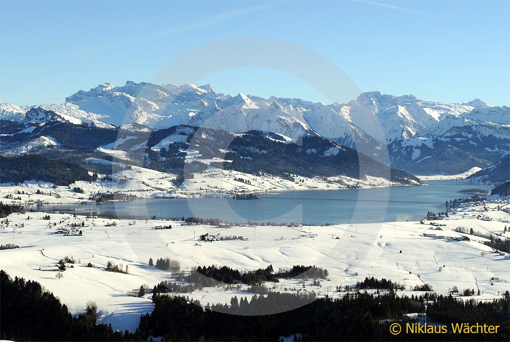 Foto: Der Sihlsee bei Einsiedeln. (Luftaufnahme von Niklaus Wächter)