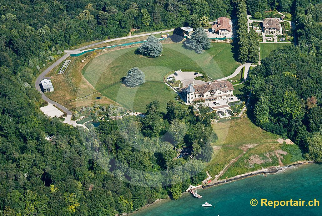 Foto: Formel-1-Rekordweltmeister Michael Schumacher residiert in seinem Anwesen La Reserve am Genfersee. (Luftaufnahme von Niklaus Wächter)