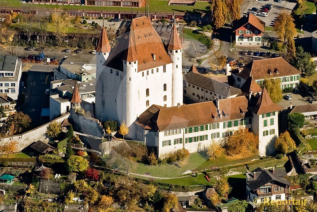 Foto: Schloss Thun. (Luftaufnahme von Niklaus Wächter)