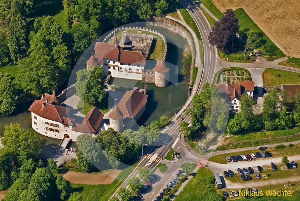 Foto: Wasserschloss Hallwil. (Luftaufnahme von Niklaus Wächter)