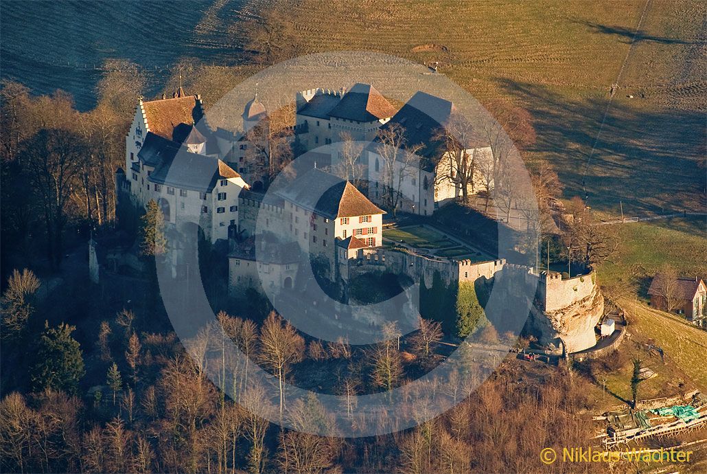 Foto: Schloss Lenzburg. (Luftaufnahme von Niklaus Wächter)