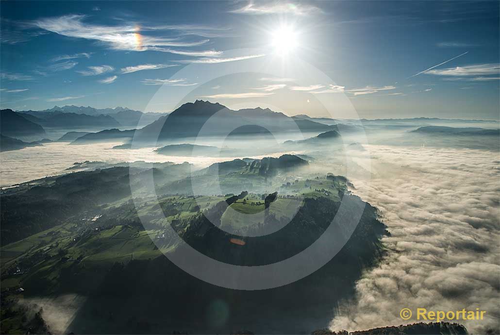 Foto: Nebelmeer in der Region Luzern mit dem Pilatus.. (Luftaufnahme von Niklaus Wächter)
