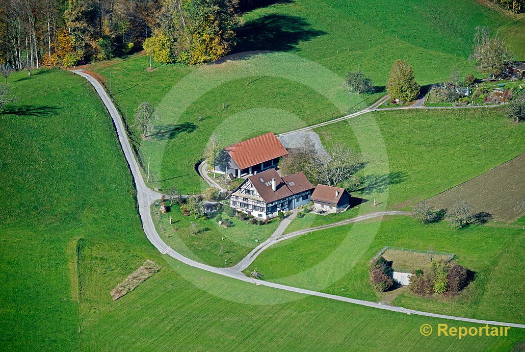 Foto: Bauernhof bei Horgen ZH. (Luftaufnahme von Niklaus Wächter)
