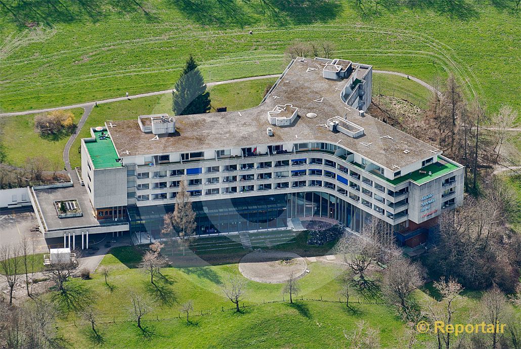 Foto: Das Hotel Atlantis in Zürich. (Luftaufnahme von Niklaus Wächter)