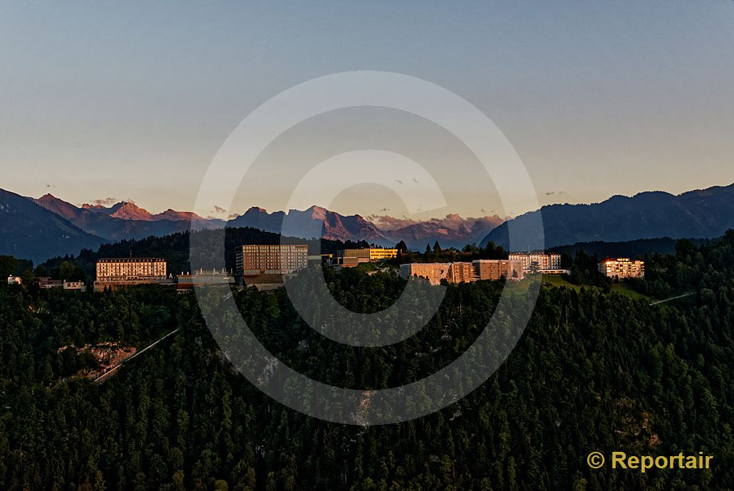 Foto: Die Bürgenstock-Hotels über dem Vierwaldstättersee. (Luftaufnahme von Niklaus Wächter)