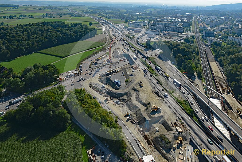 Foto: Ausbau der Nordumfahrung Zürich. Blick auf die Baustelle bei Affoltern. (Luftaufnahme von Niklaus Wächter)