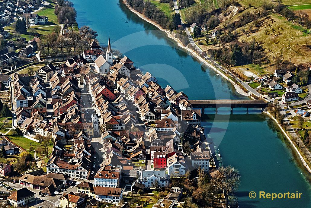Foto: Klein aber fein und am Rhein - Diessenhofen TG. (Luftaufnahme von Niklaus Wächter)