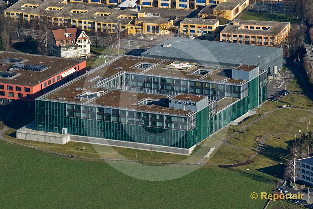 Foto: Das Kantonsspital Zug. (Luftaufnahme von Niklaus Wächter)
