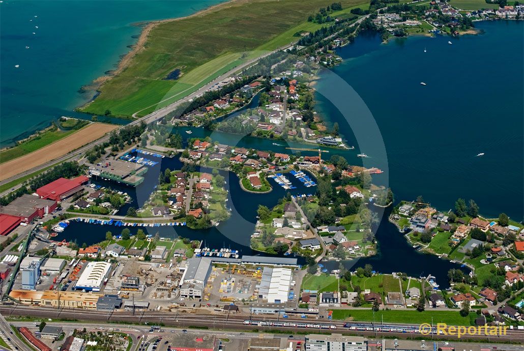 Foto: Hurden SZ am Zürichsee. (Luftaufnahme von Niklaus Wächter)