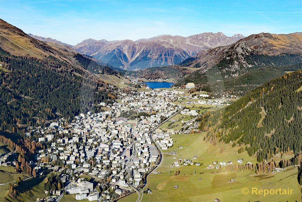 Foto: Davos GR liegt auf 1560 Meter über Meer. (Luftaufnahme von Niklaus Wächter)