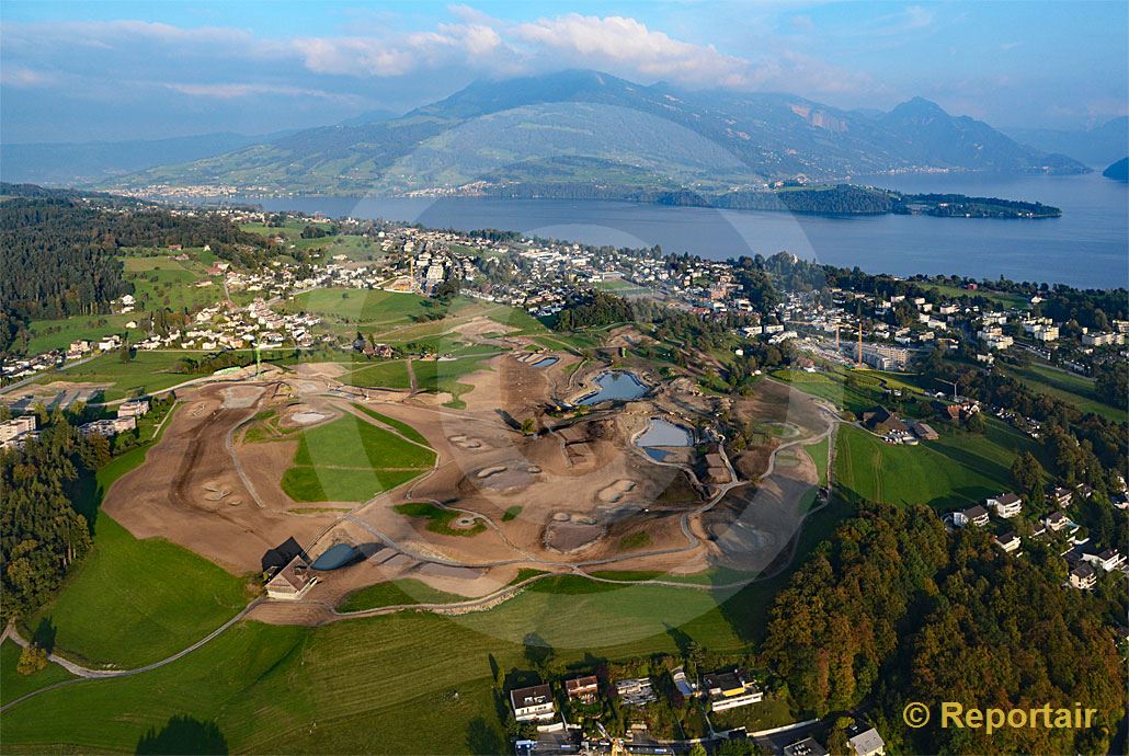 Foto: In Meggen LU wird ein Golfplatz gebaut. (Luftaufnahme von Niklaus Wächter)