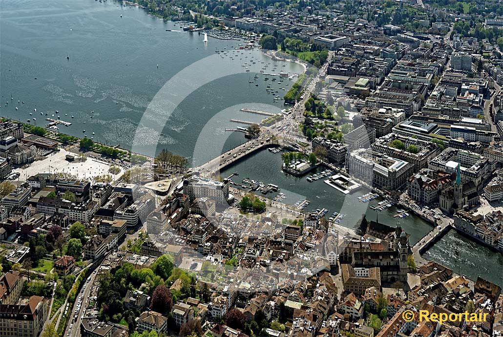 Foto: Zürich mit seinem Bellevue und dem Sechseläutenplatz. (Luftaufnahme von Niklaus Wächter)