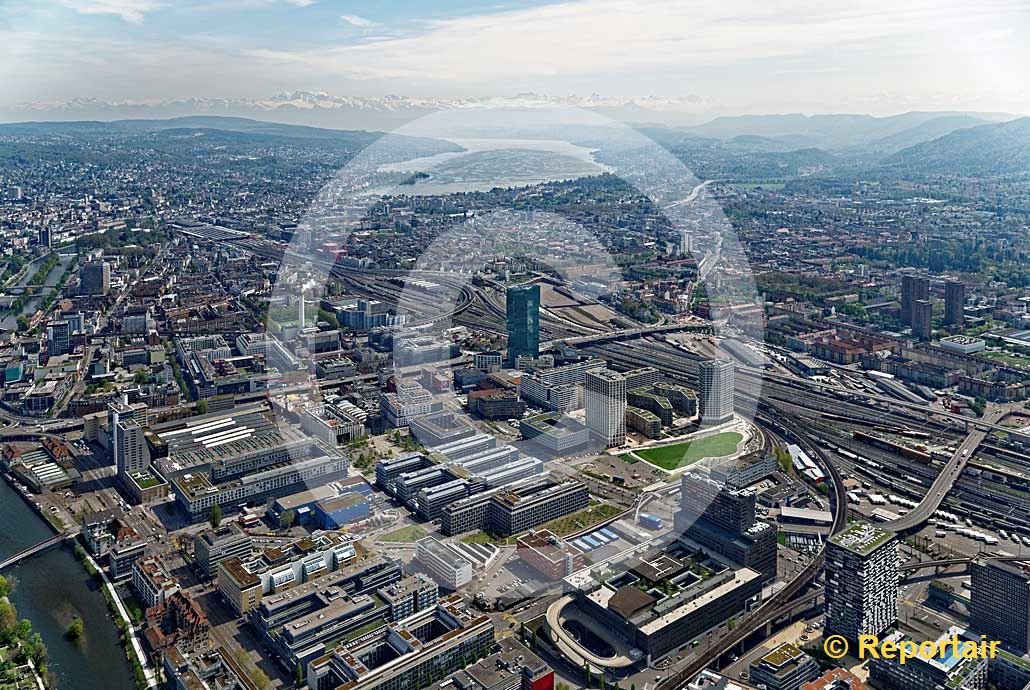 Foto: Das Escher Wyss-Quartier in Zürich ist heute die Industriezone. (Luftaufnahme von Niklaus Wächter)