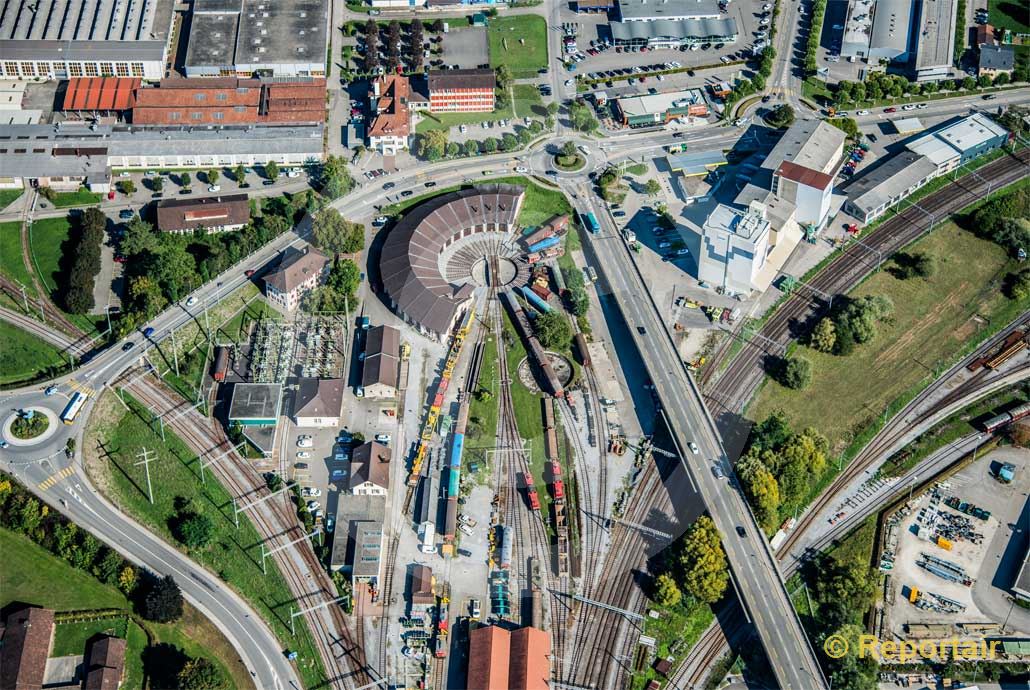 Foto: Abstellbahnhof in Delsberg JU. (Luftaufnahme von Niklaus Wächter)