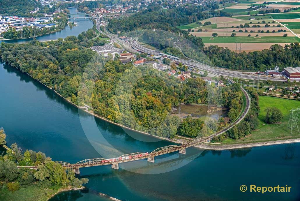 Foto: Die Aarebrücke bei Koblenz AG. (Luftaufnahme von Niklaus Wächter)
