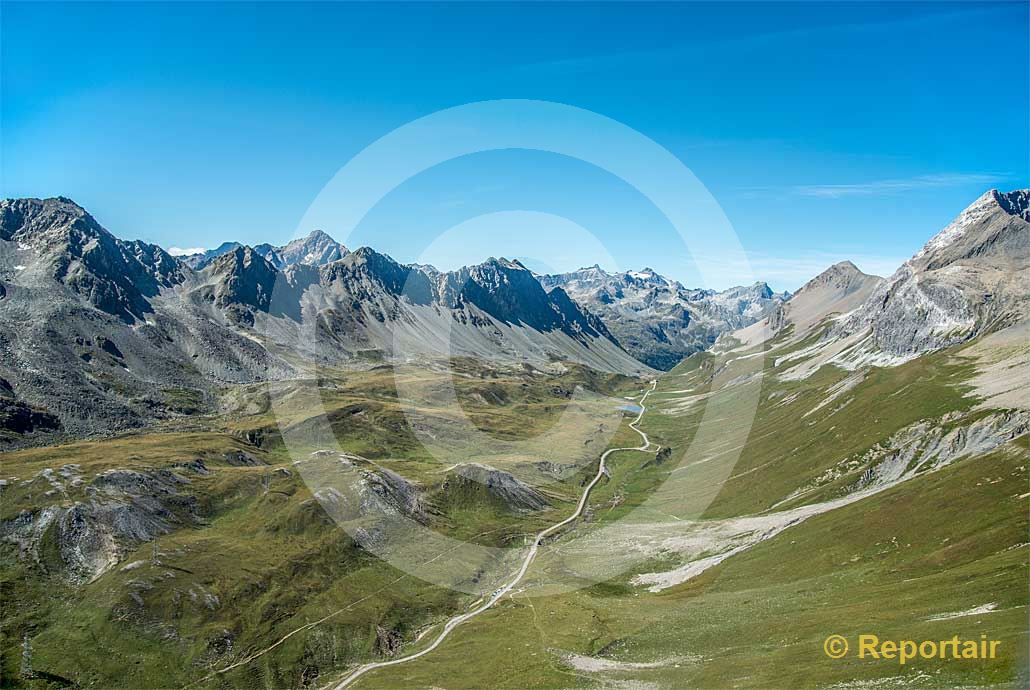 Foto: Der Albulapass (GR) Richtung Westen.. (Luftaufnahme von Niklaus Wächter)