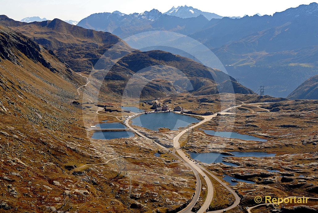 Foto: Der Gotthardpass. (Luftaufnahme von Niklaus Wächter)