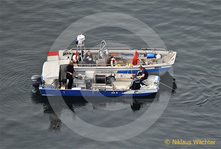 Foto: Polizeisuchboot. (Luftaufnahme von Niklaus Wächter)