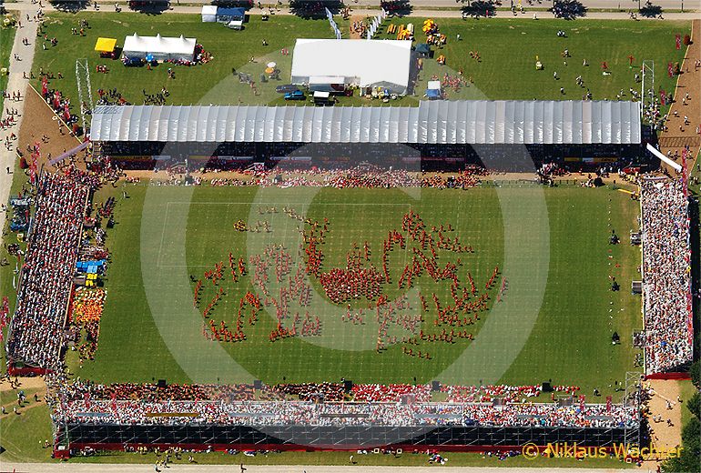 Foto: Eidgenössisches Turnfest in Frauenfeld (TG) im Sommer 2007. (Luftaufnahme von Niklaus Wächter)