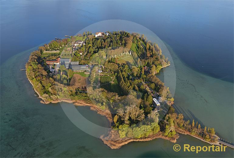 Foto: Die Insel Mainau D im April.. (Luftaufnahme von Niklaus Wächter)