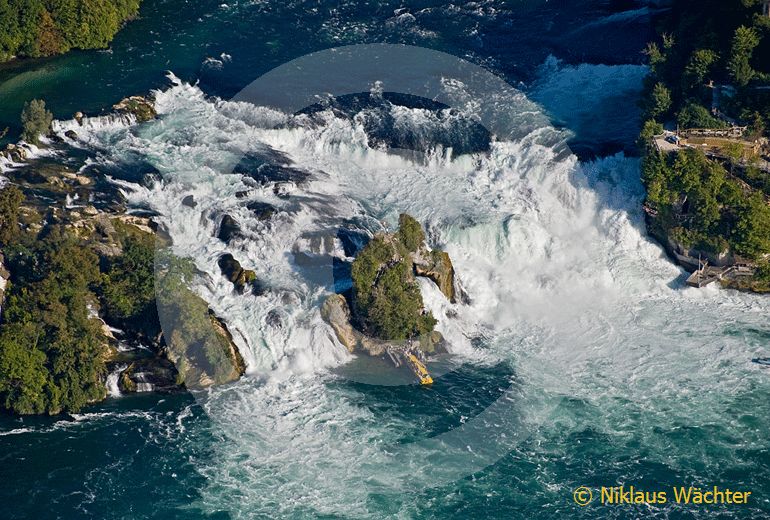 Foto: Der Rheinfall bei  Neuhausen SH. (Luftaufnahme von Niklaus Wächter)