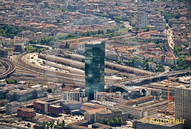 Foto: Prime-Tower in Zürich. (Luftaufnahme von Niklaus Wächter)