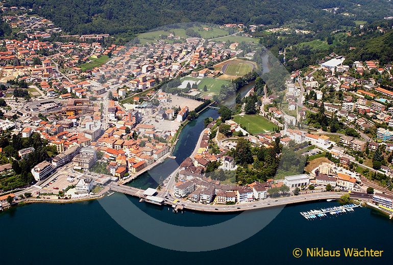 Foto: Ponte Tresa. (Luftaufnahme von Niklaus Wächter)