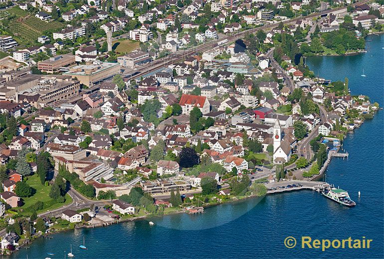 Foto: Meilen (ZH) und seine Autofähren-Landungsstelle. (Luftaufnahme von Niklaus Wächter)