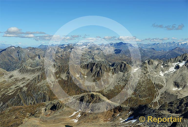 Foto: Die Hochalpen mit dem Gotthard-Massiv mit Blick von Westen nach Osten. (Luftaufnahme von Niklaus Wächter)