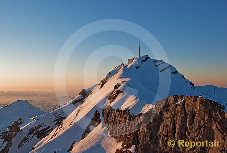 Foto: Der Säntis im Abendlicht. (Luftaufnahme von Niklaus Wächter)