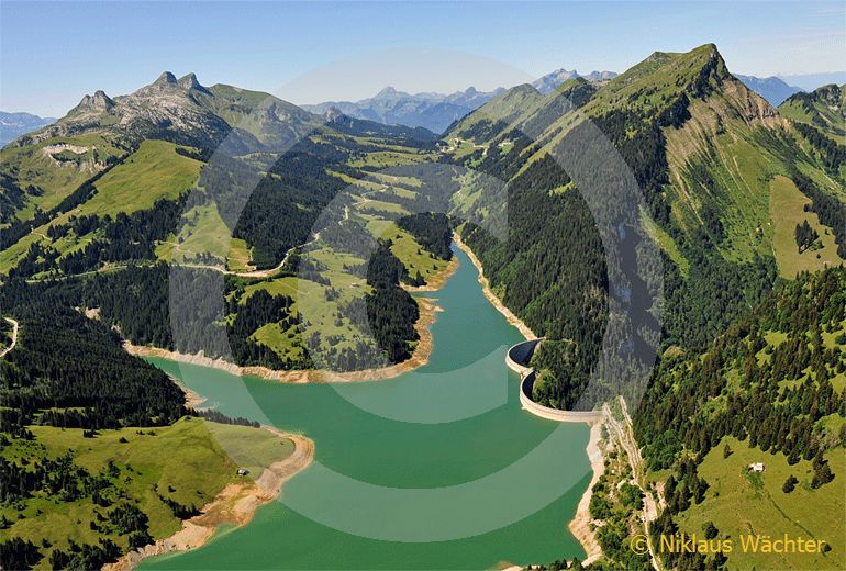 Foto: Der Stausee Lac de l Hongrin beim Col des Mosses - Pass. (Luftaufnahme von Niklaus Wächter)