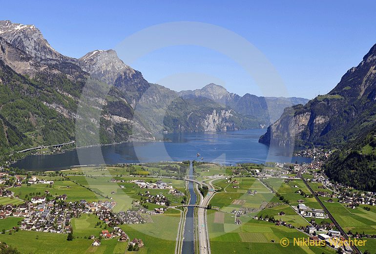 Foto: Der Urnersee bei Seedorf und Flüelen UR. (Luftaufnahme von Niklaus Wächter)