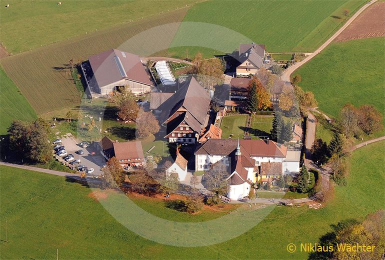 Foto: Das Kloster Gubel im Kanton Zug. (Luftaufnahme von Niklaus Wächter)