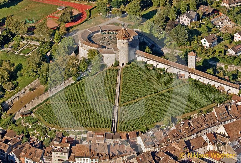 Foto: Festung Munot in Schaffhausen. (Luftaufnahme von Niklaus Wächter)