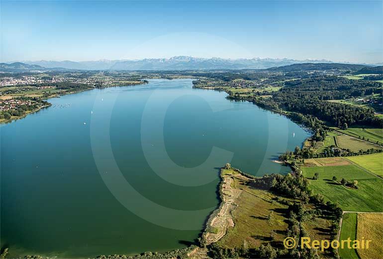 Foto: Der Greifensee im Abendlicht.. (Luftaufnahme von Niklaus Wächter)