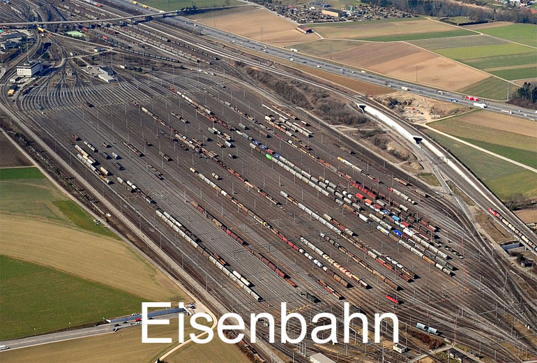 Foto: EISENBAHN. (Luftaufnahme von Niklaus Wächter)