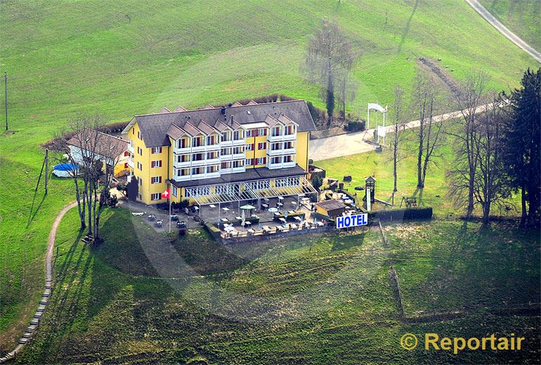 Foto: Das Hotel Himmelrich in Kriens LU.. (Luftaufnahme von Niklaus Wächter)