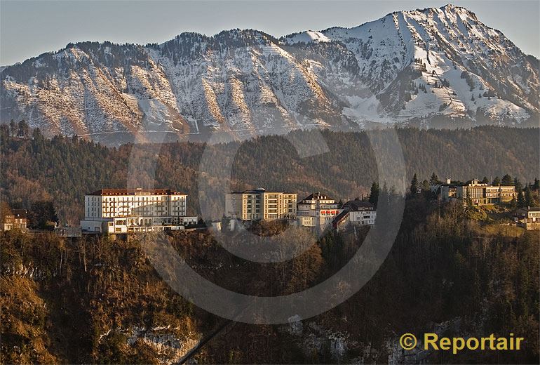 Foto: Die Bürgenstock-Hotels über dem Vierwaldstättersee.. (Luftaufnahme von Niklaus Wächter)