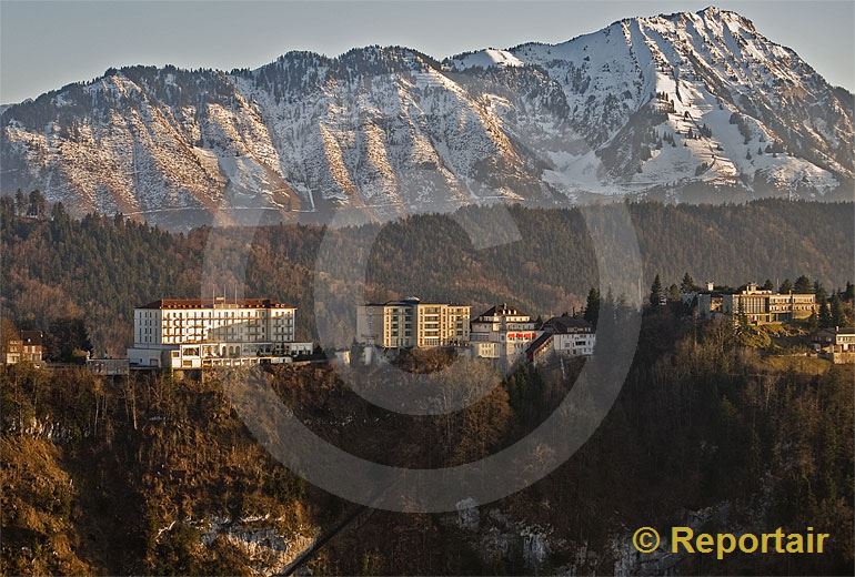 Foto: Die Bürgenstock-Hotels über dem Vierwaldstättersee.. (Luftaufnahme von Niklaus Wächter)