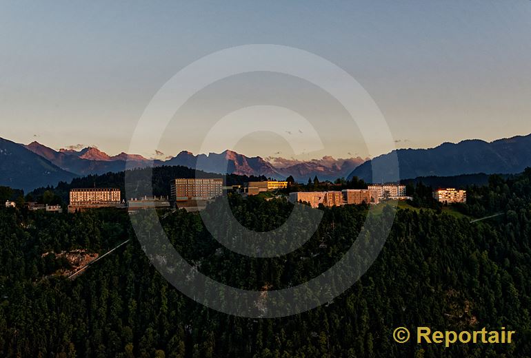 Foto: Die Bürgenstock-Hotels über dem Vierwaldstättersee. (Luftaufnahme von Niklaus Wächter)