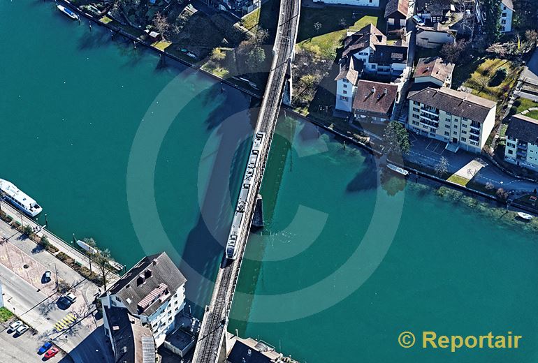 Foto: Eisenbahnbrücke in Schaffhausen. (Luftaufnahme von Niklaus Wächter)